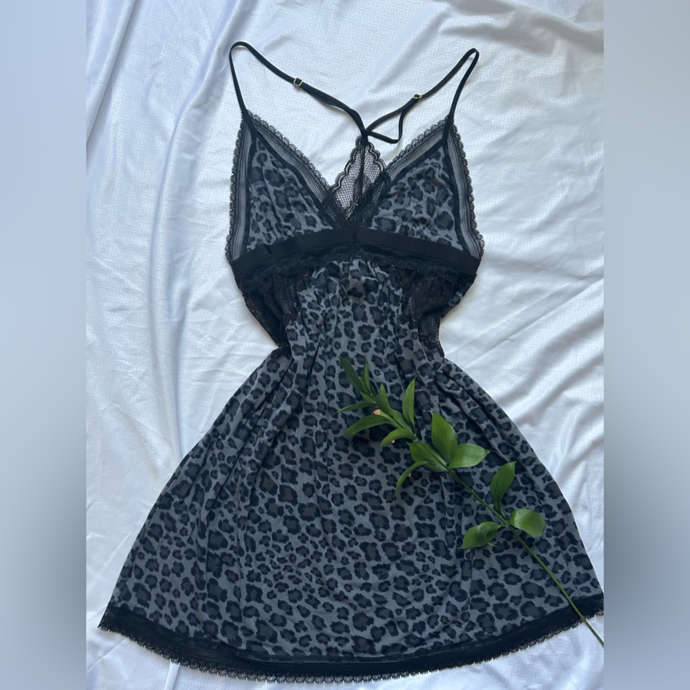 Victoria secret cheetah 🐆 / leopard 🐆 print slip dress size M